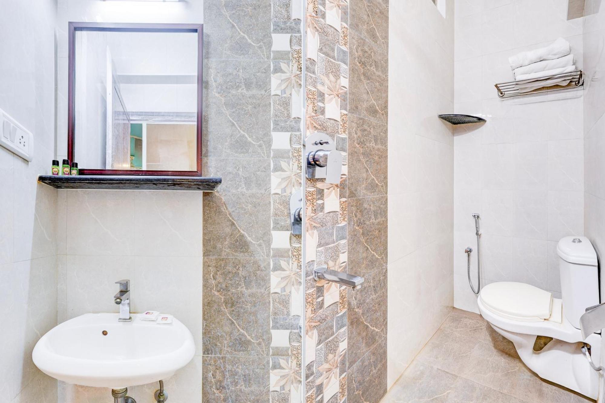 Super Townhouse Chennai Near Airport Formerly Sai Bala Budget ภายนอก รูปภาพ